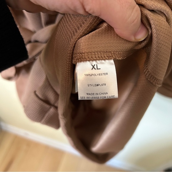 Pink Lily Doing My Own Thing Brown Collared Romper Size XL - Picture 8 of 8